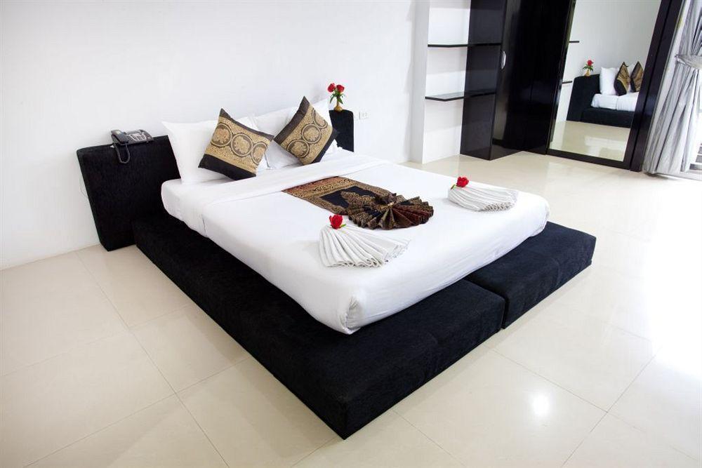 Lars-Lita Residence Patong Exterior photo